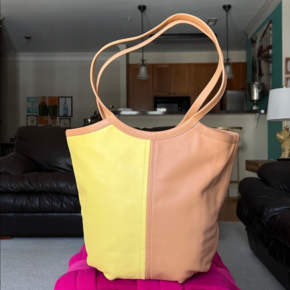 Coach Bea Tote-EUC - Picture 4 of 15